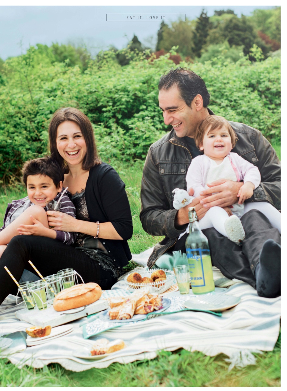 WW Magazine UK Preview Pages