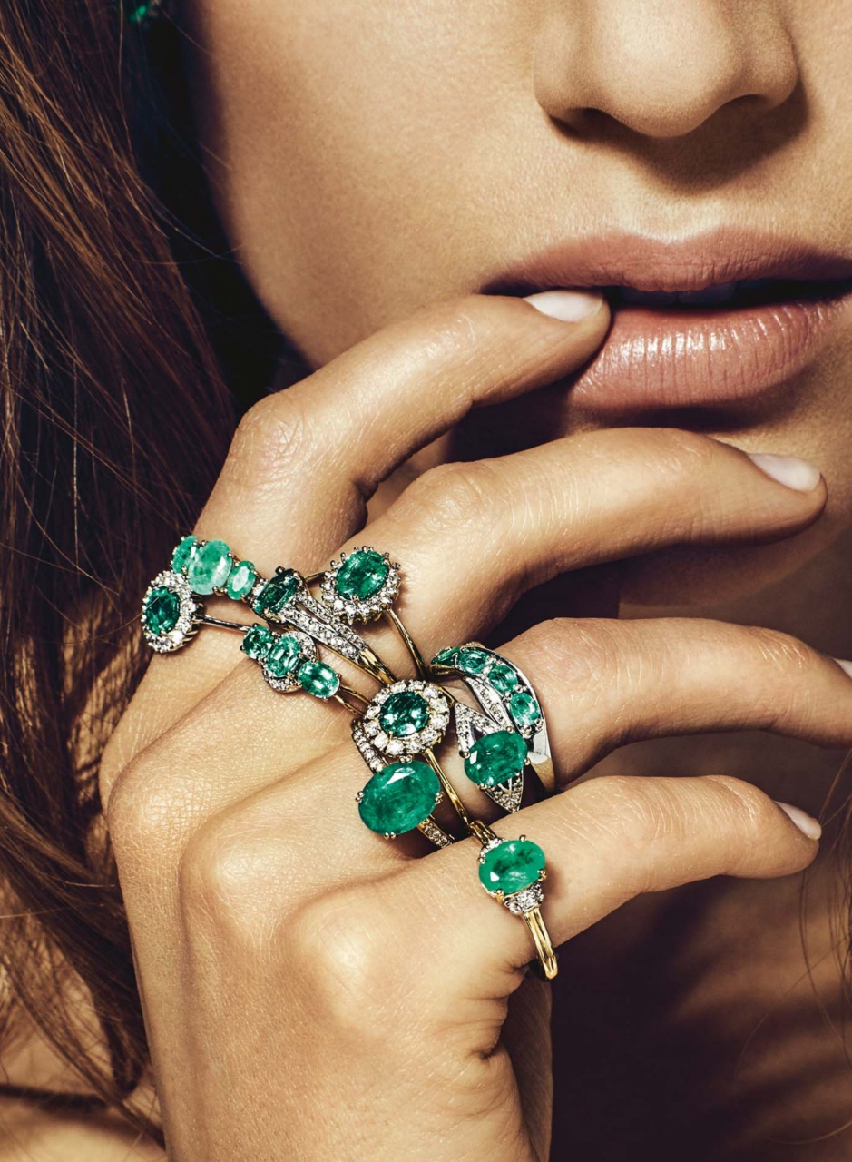 Hello! Magazine Preview Pages