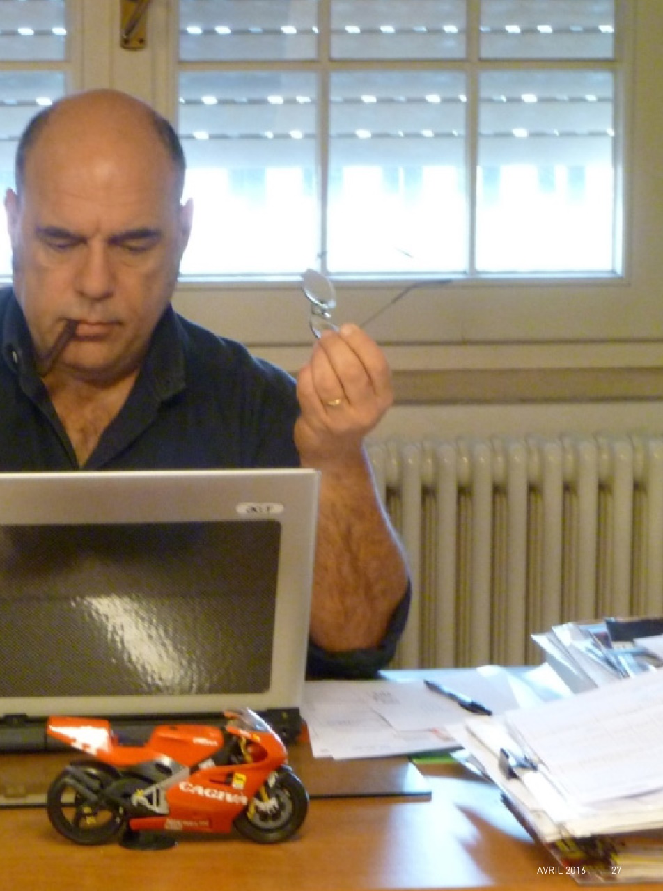 Moto Journal Preview Pages