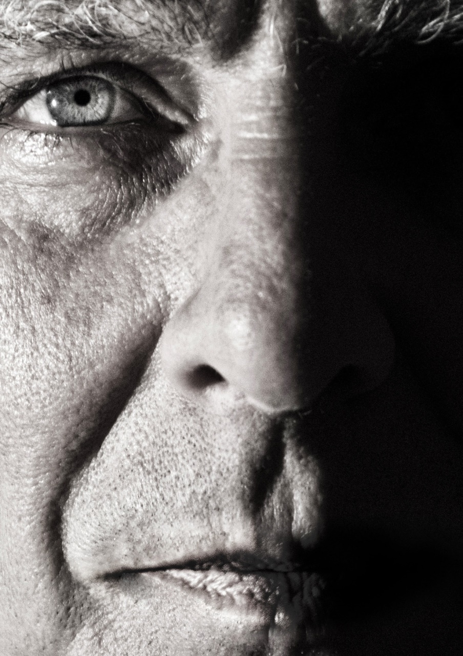 Lens Magazine Preview Pages