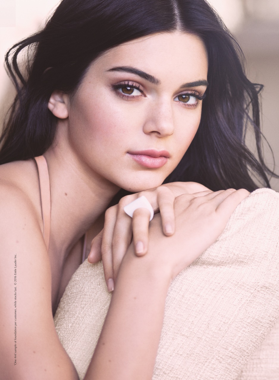Marie Claire Preview Pages