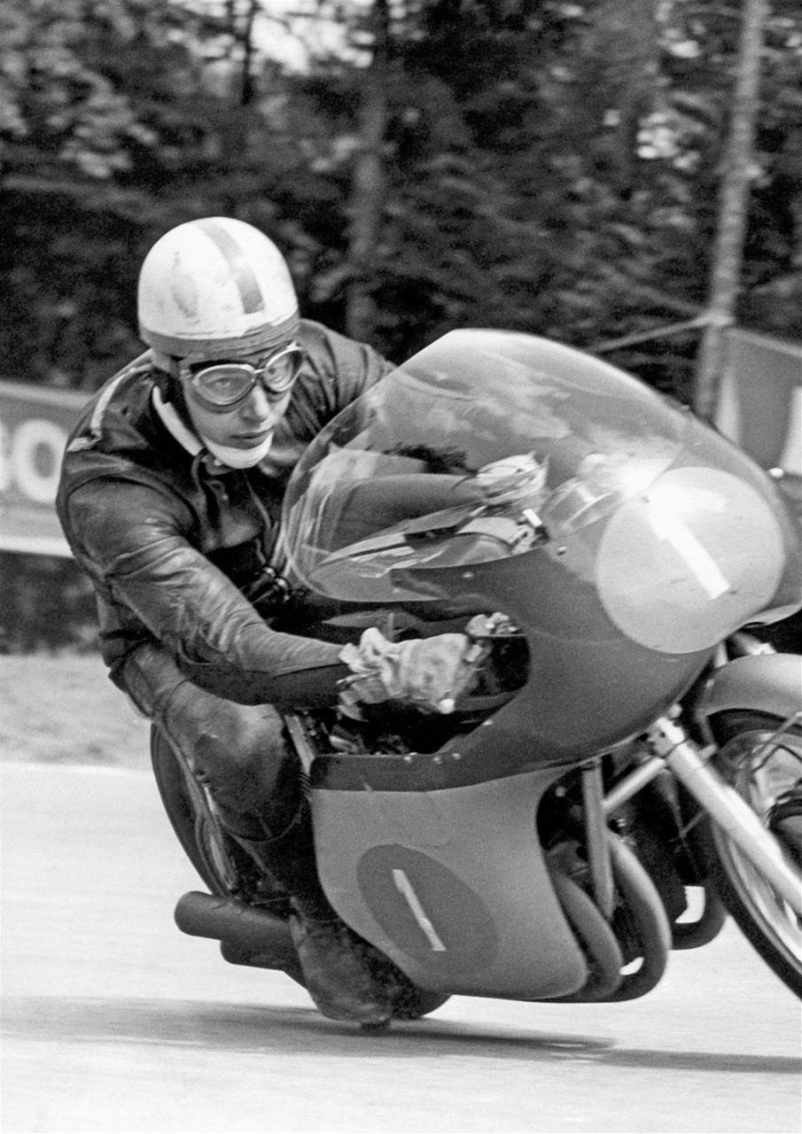 The Classic MotorCycle Preview Pages