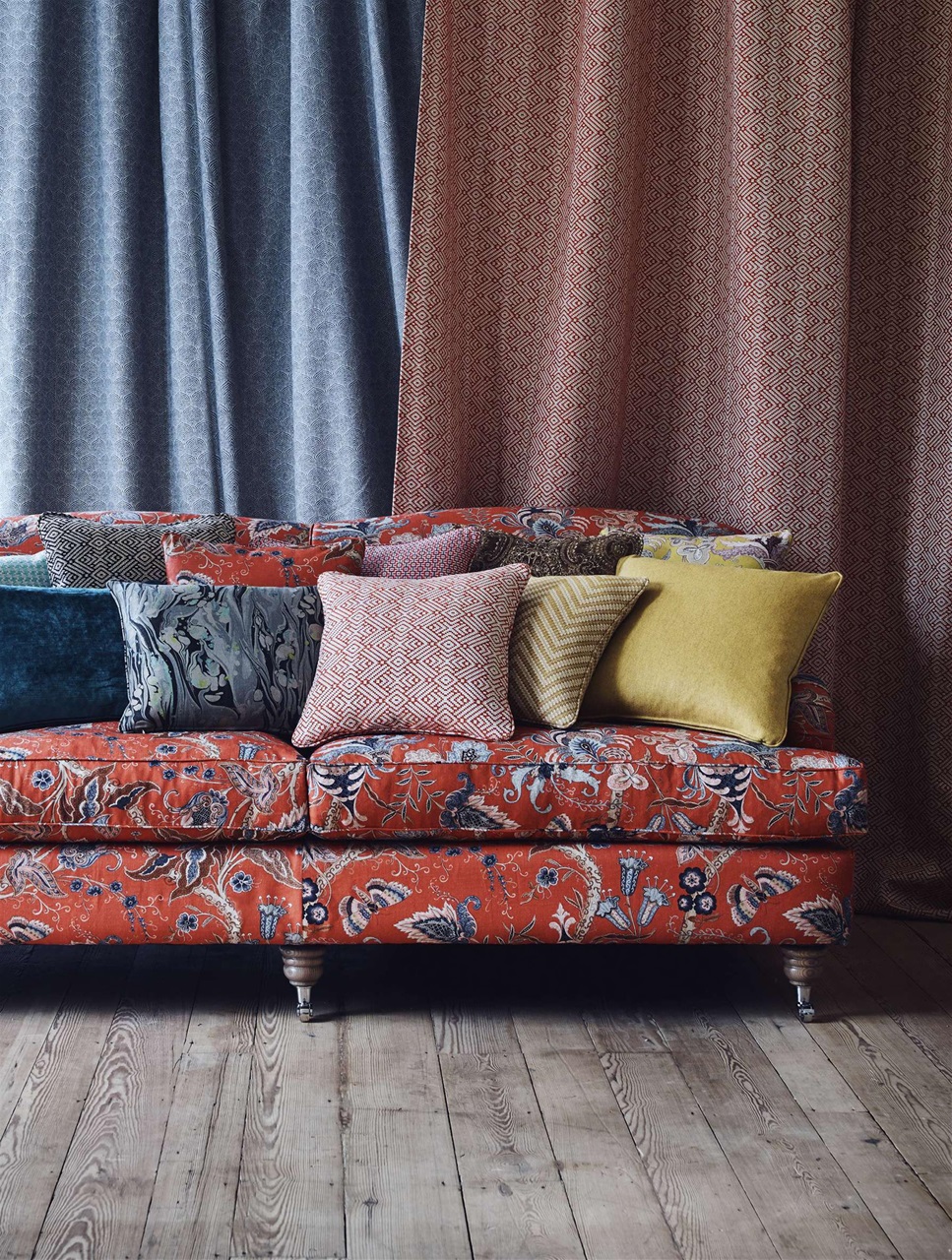 Homes & Antiques Magazine Preview Pages