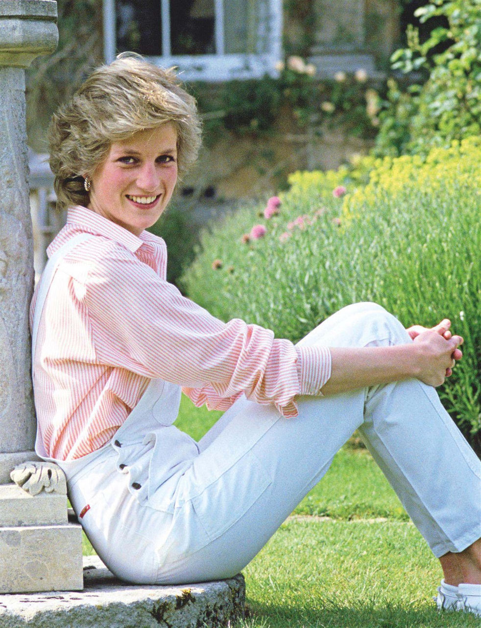 Hello! Magazine Preview Pages