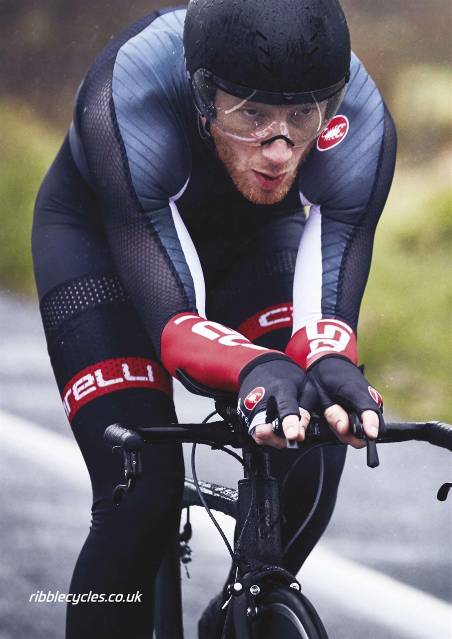 220 Triathlon Magazine Preview Pages