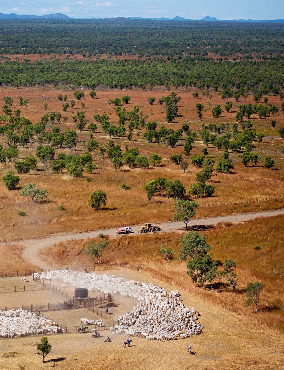 OUTBACK Magazine Preview Pages