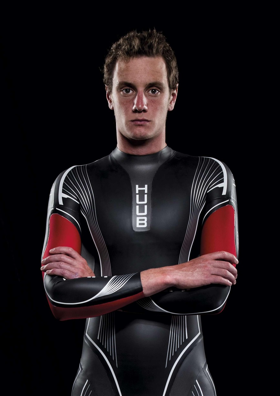 220 Triathlon Magazine Preview Pages