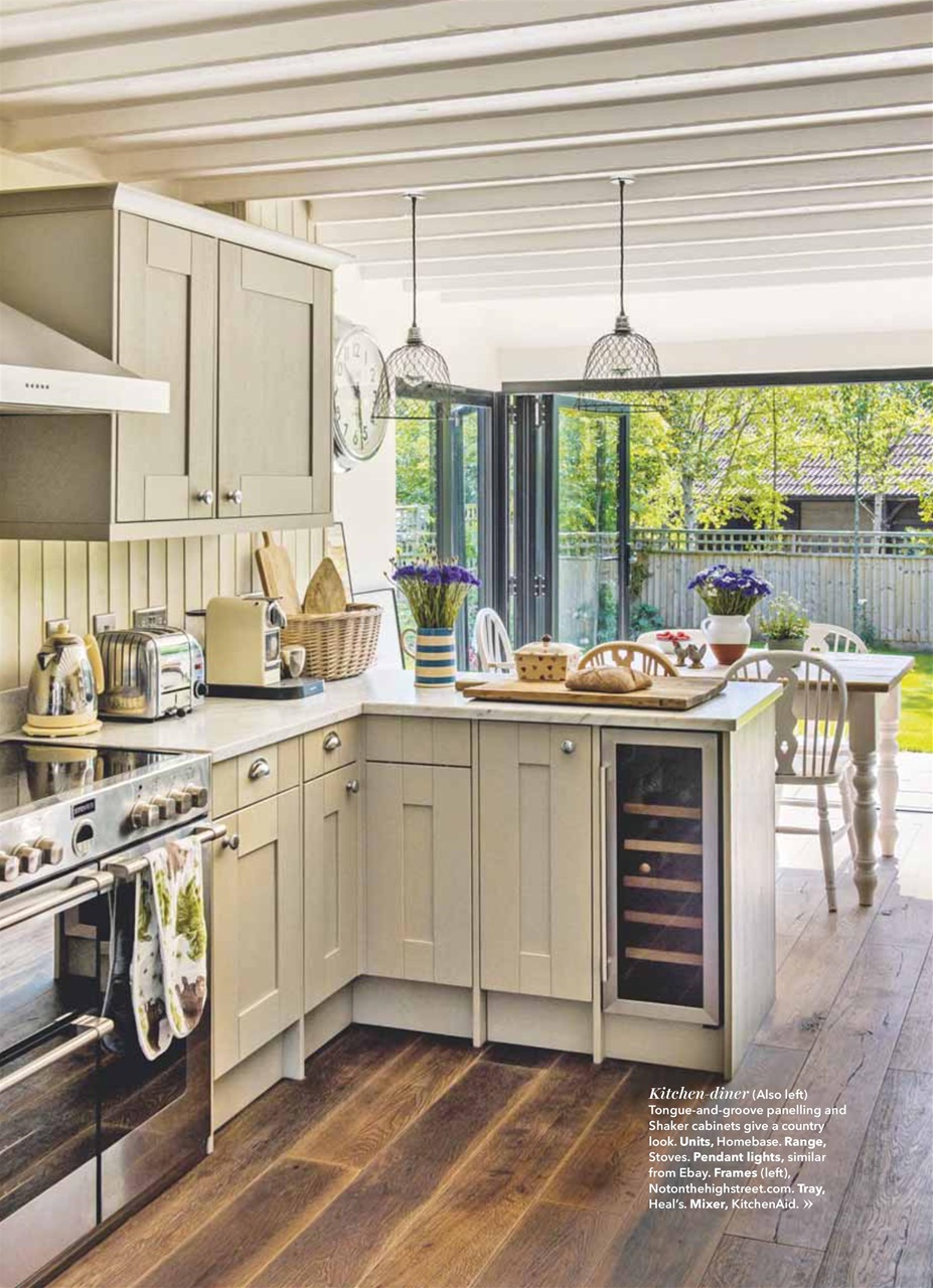 Country Homes & Interiors Preview Pages