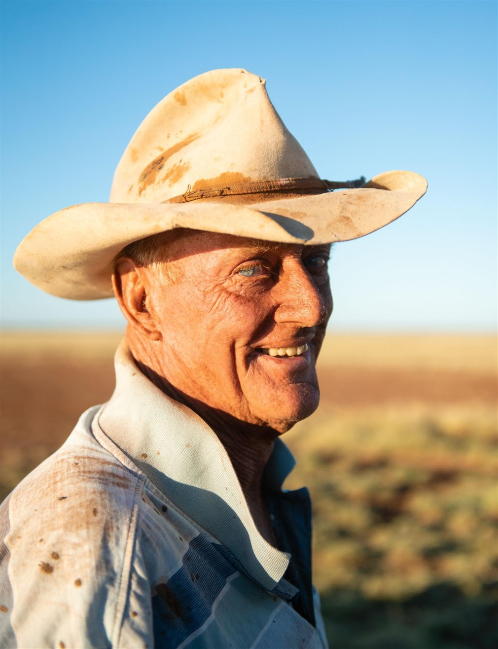 OUTBACK Magazine Preview Pages