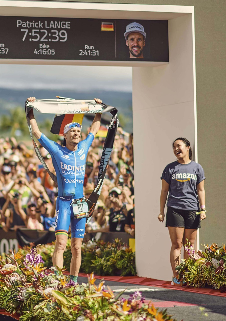 220 Triathlon Magazine Preview Pages