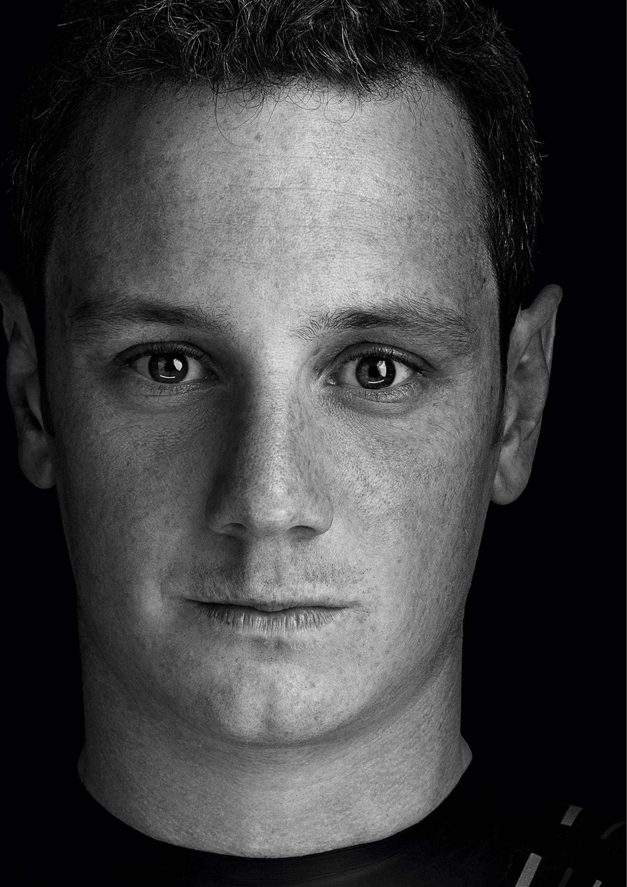 220 Triathlon Magazine Preview Pages