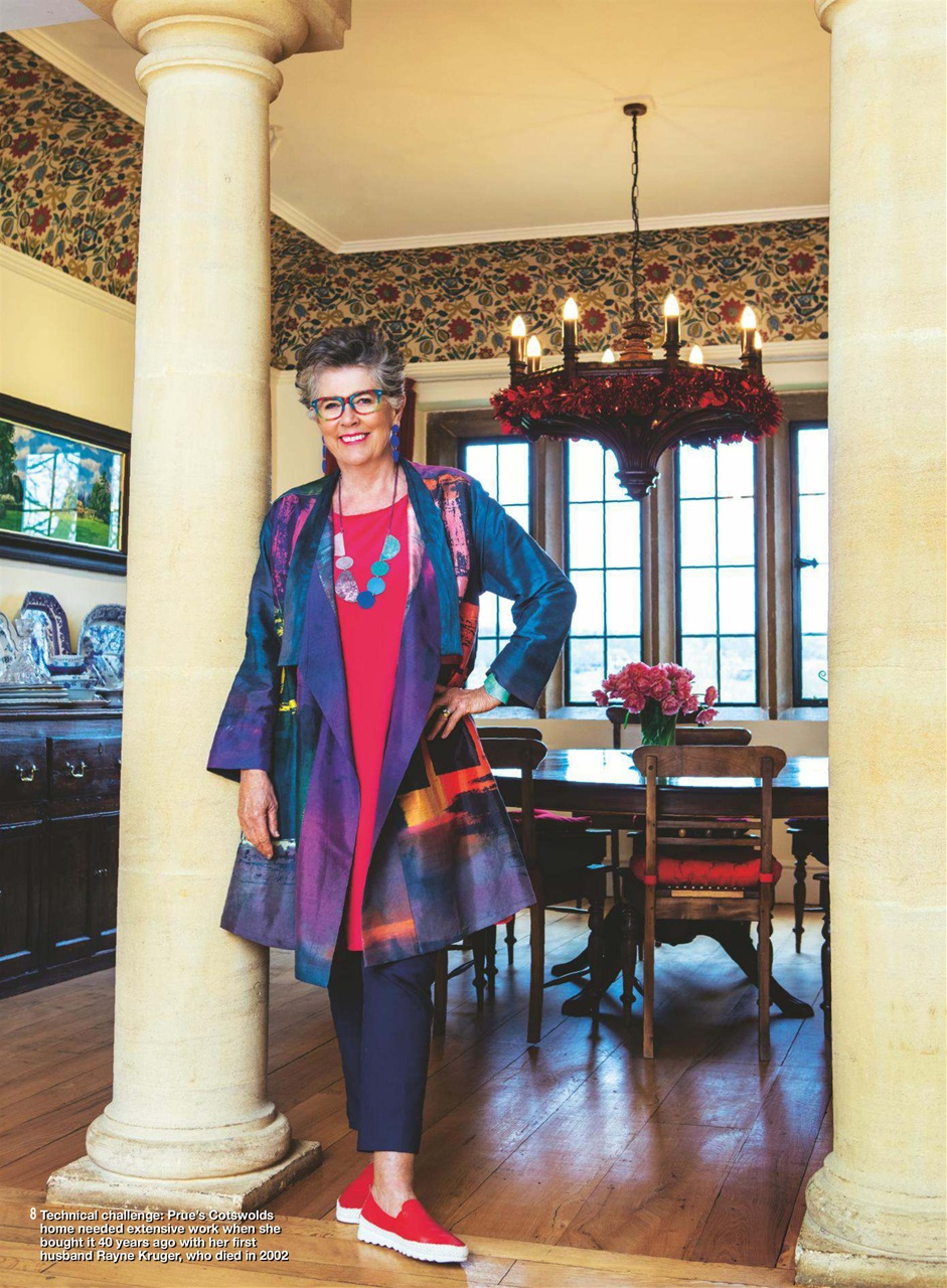 Hello! Magazine Preview Pages