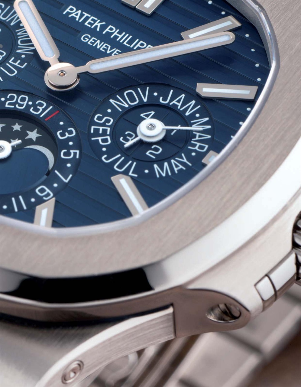 L'Orologio Preview Pages