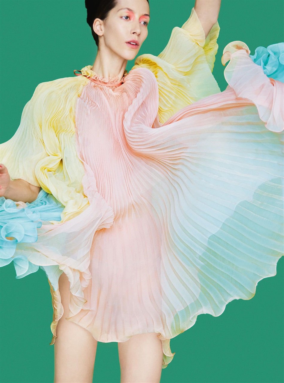 Harper's Bazaar Preview Pages