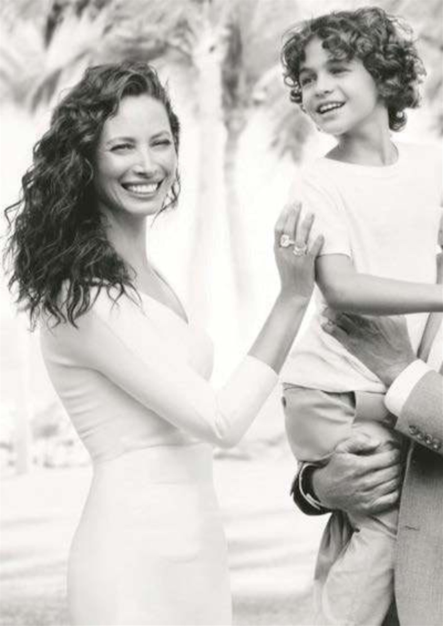 CLIK Magazine Preview Pages