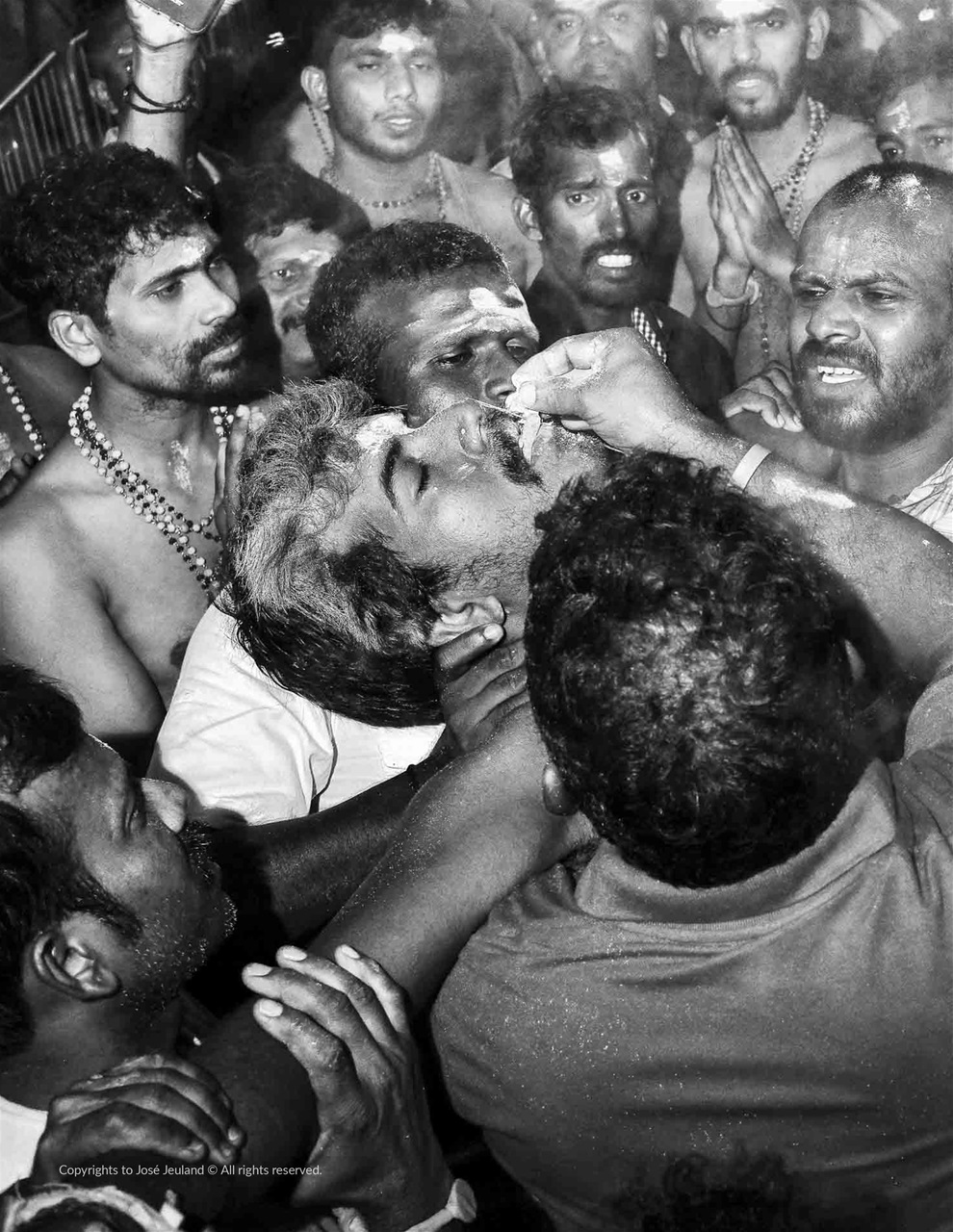 Lens Magazine Preview Pages