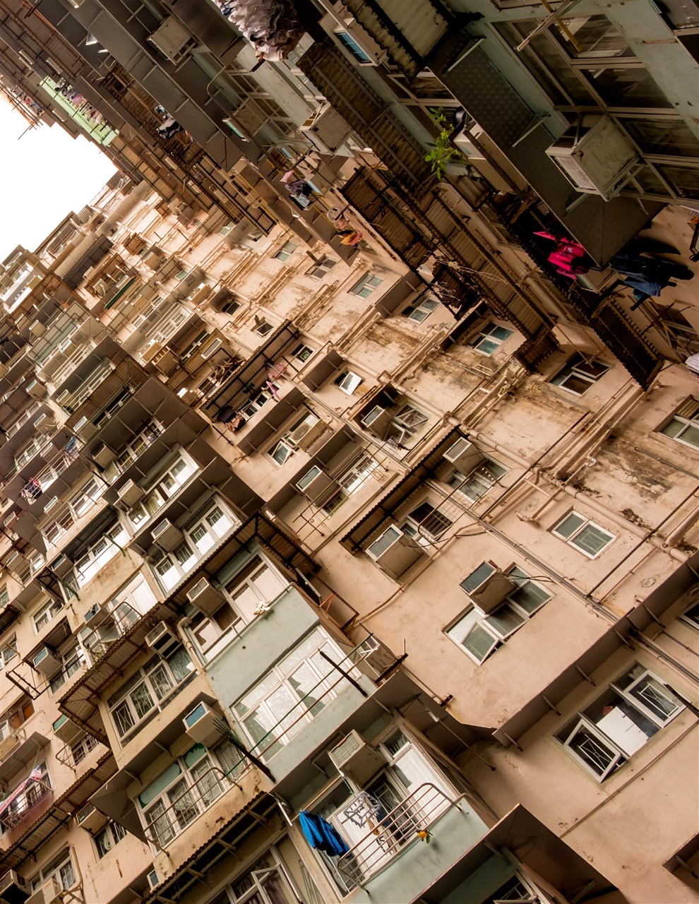 Lens Magazine Preview Pages