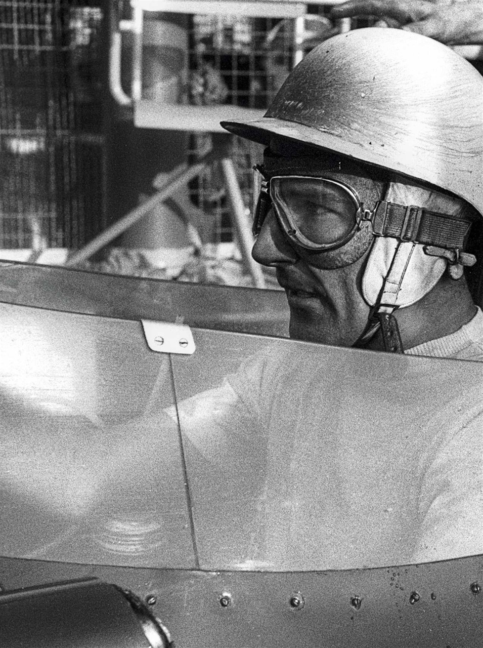 Classic & Sports Car Preview Pages