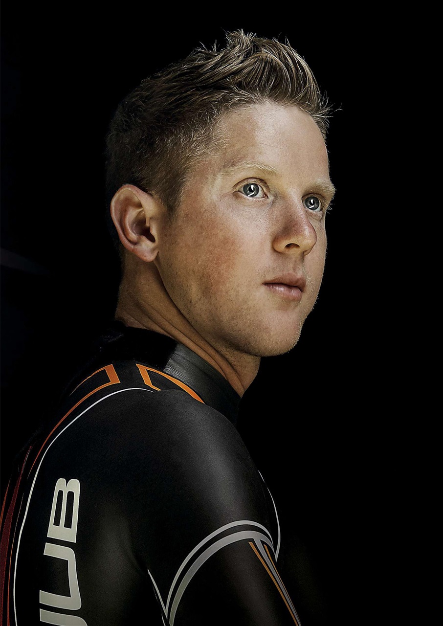 220 Triathlon Magazine Preview Pages