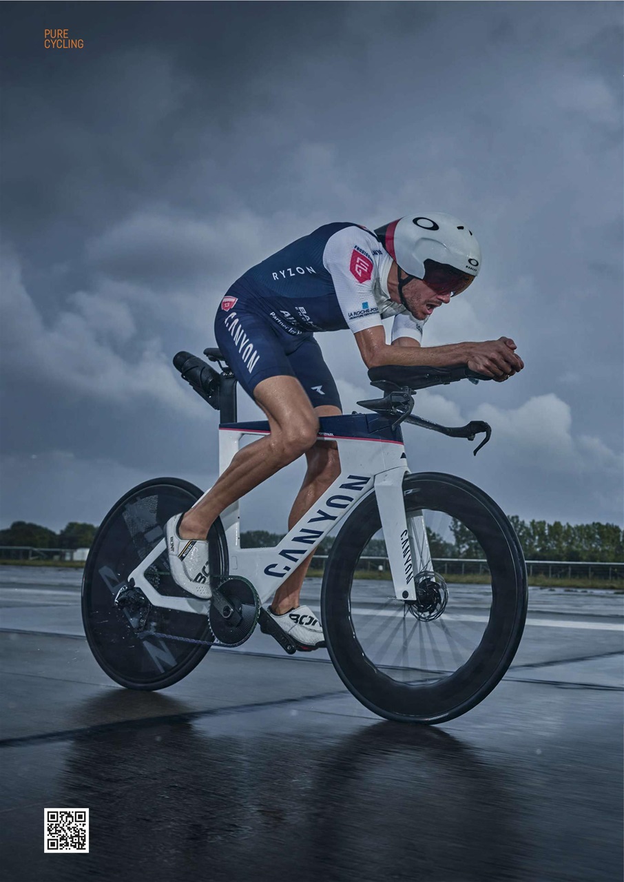 220 Triathlon Magazine Preview Pages