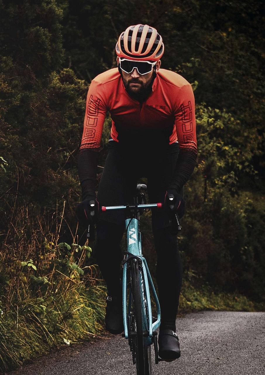 220 Triathlon Magazine Preview Pages