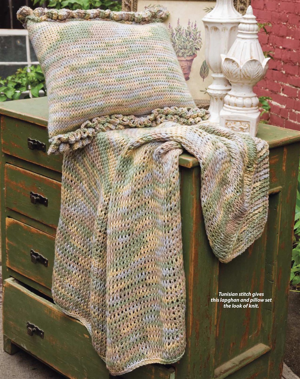Crochet World Preview Pages