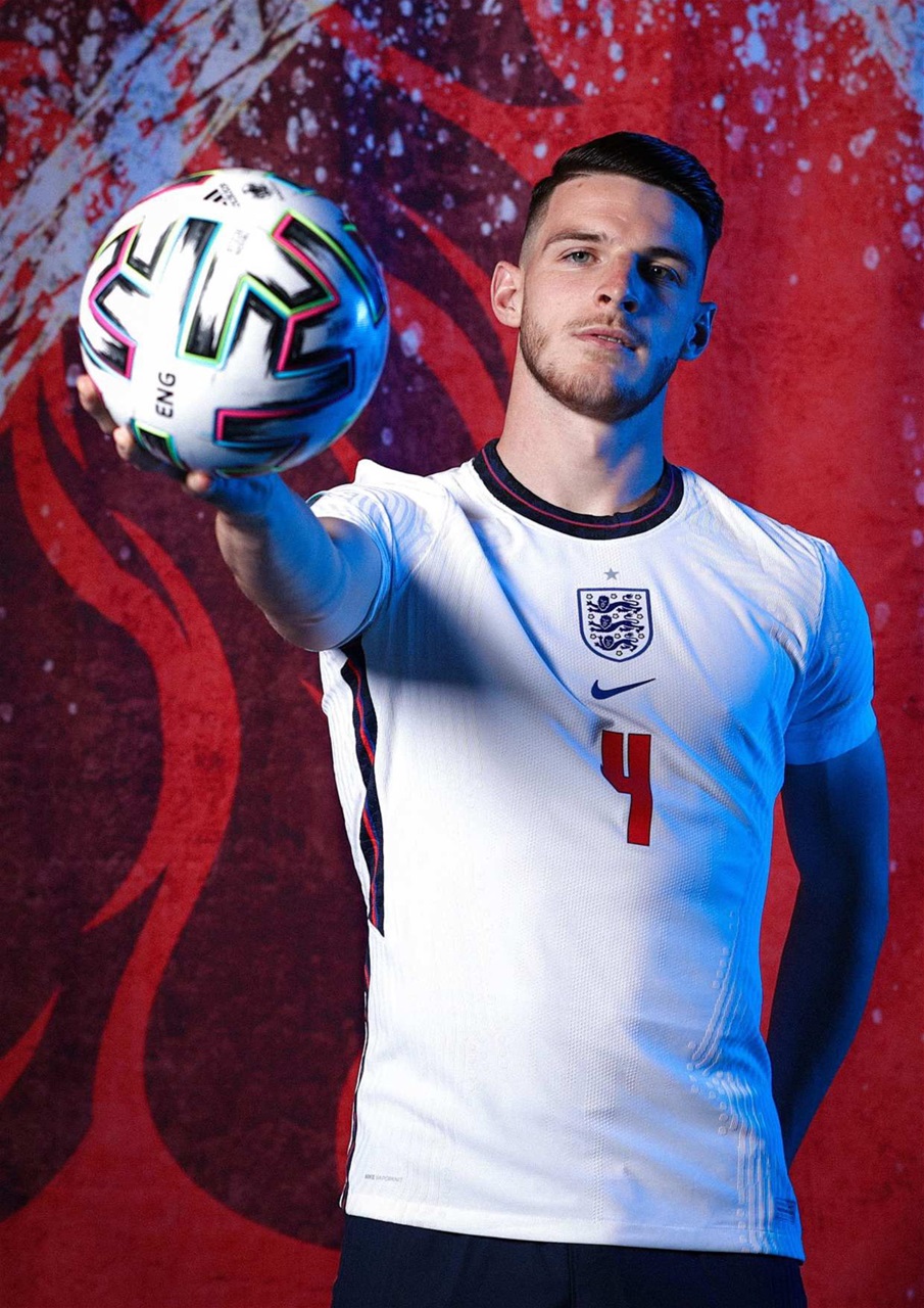 FourFourTwo Preview Pages