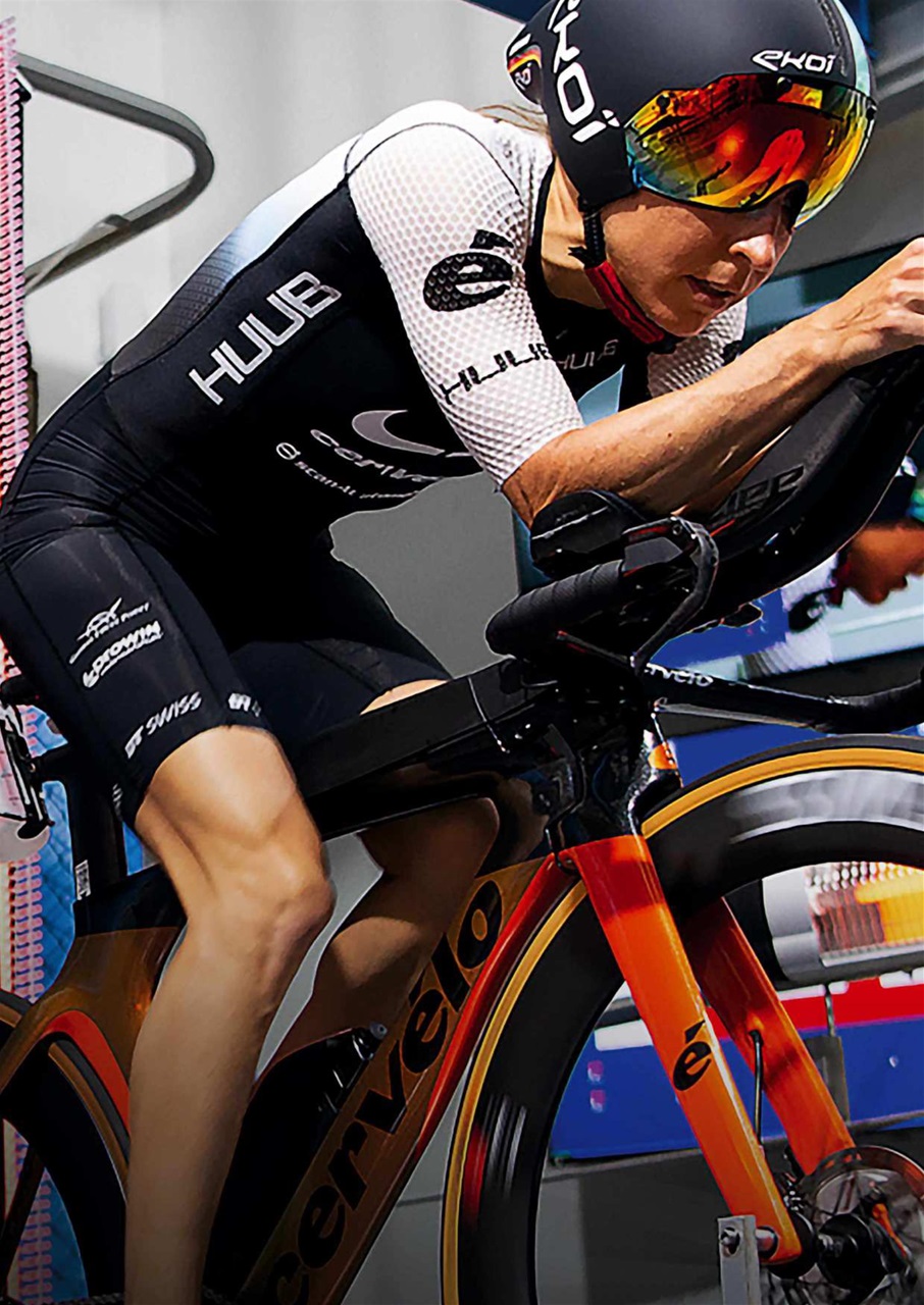 220 Triathlon Magazine Preview Pages
