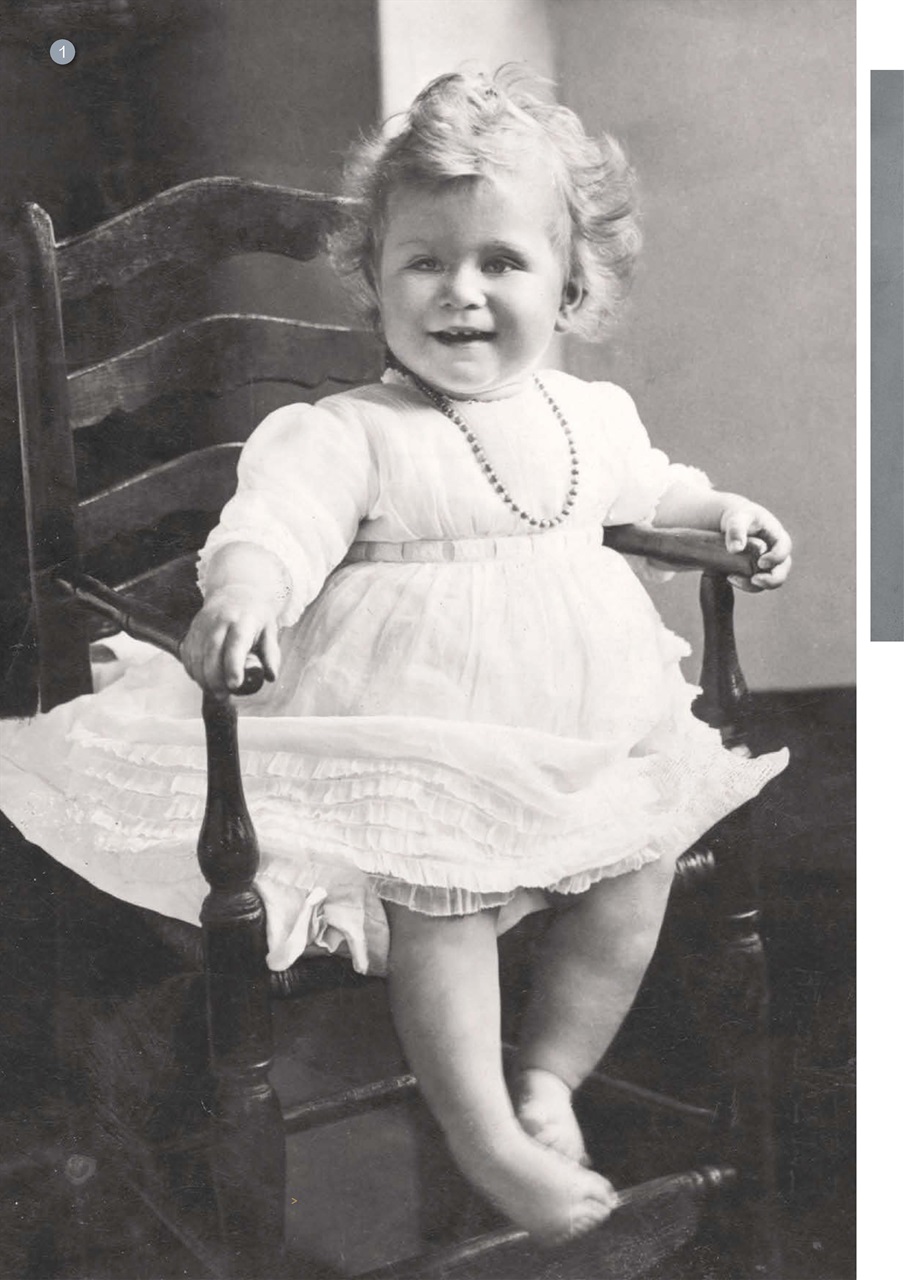 Royal Bookazine Preview Pages