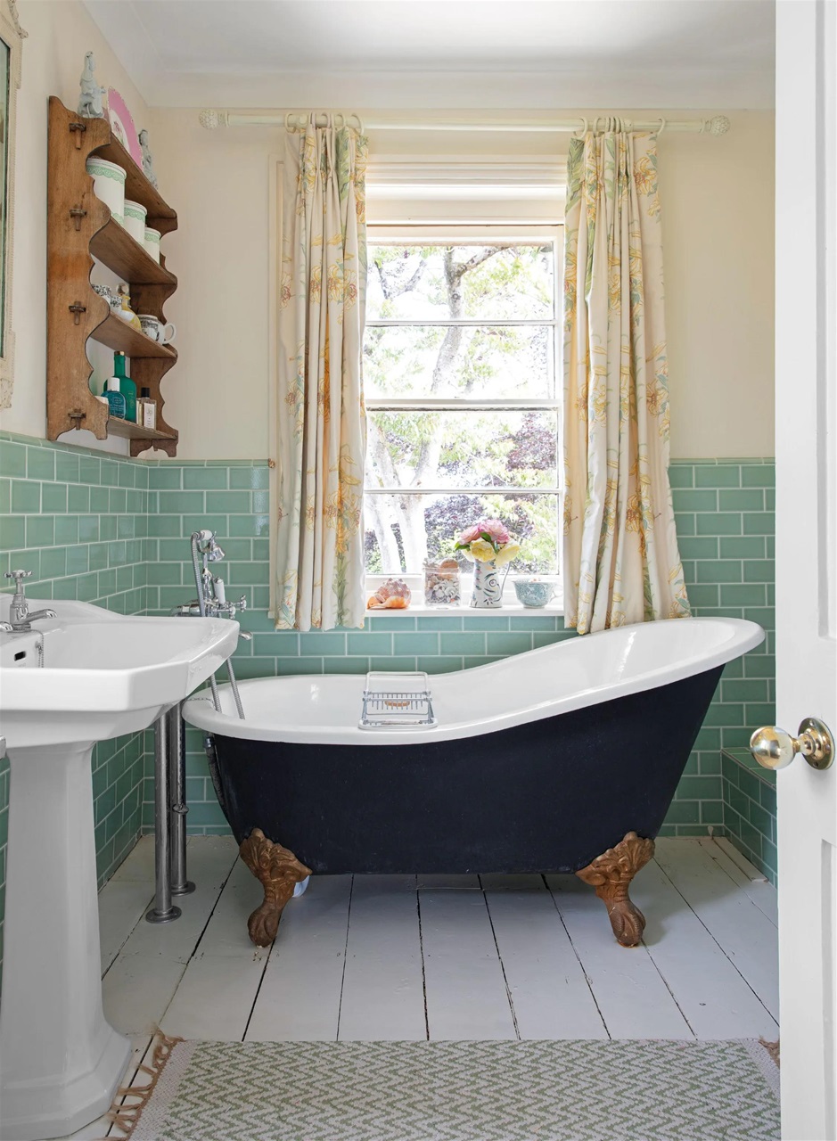 Period Living Magazine Preview Pages