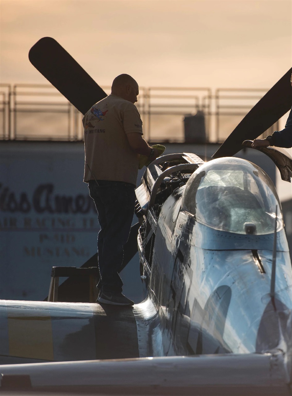 FLYING Magazine Preview Pages