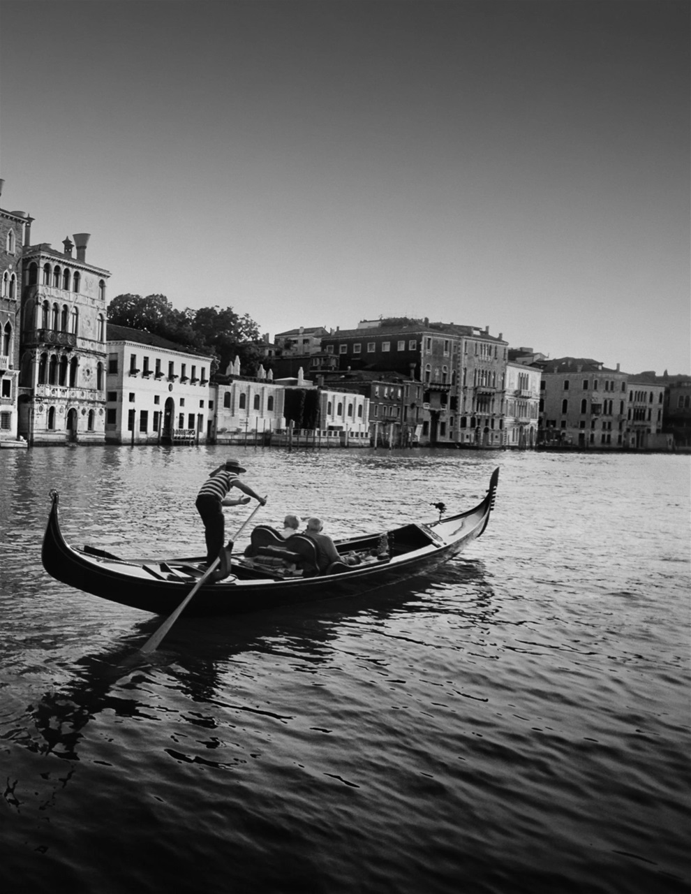 Lens Magazine Preview Pages