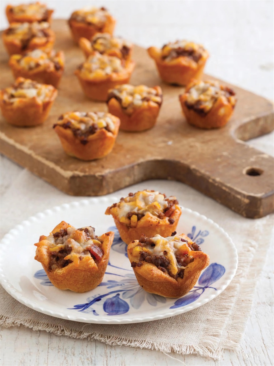 Cooking with Paula Deen Magazine - Ground Beef Favorites 2024 Special Issue