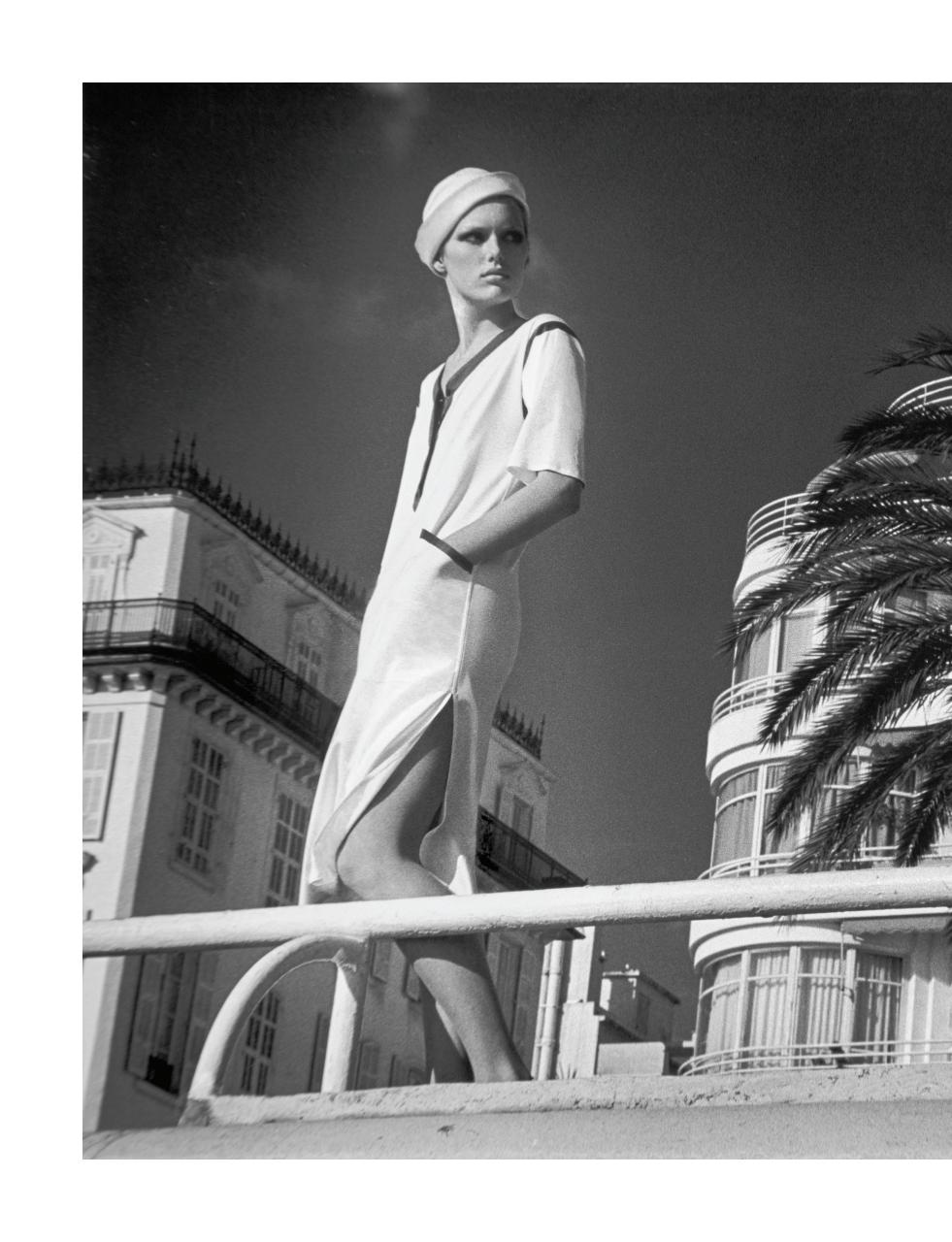 Black+White Photography Preview Pages