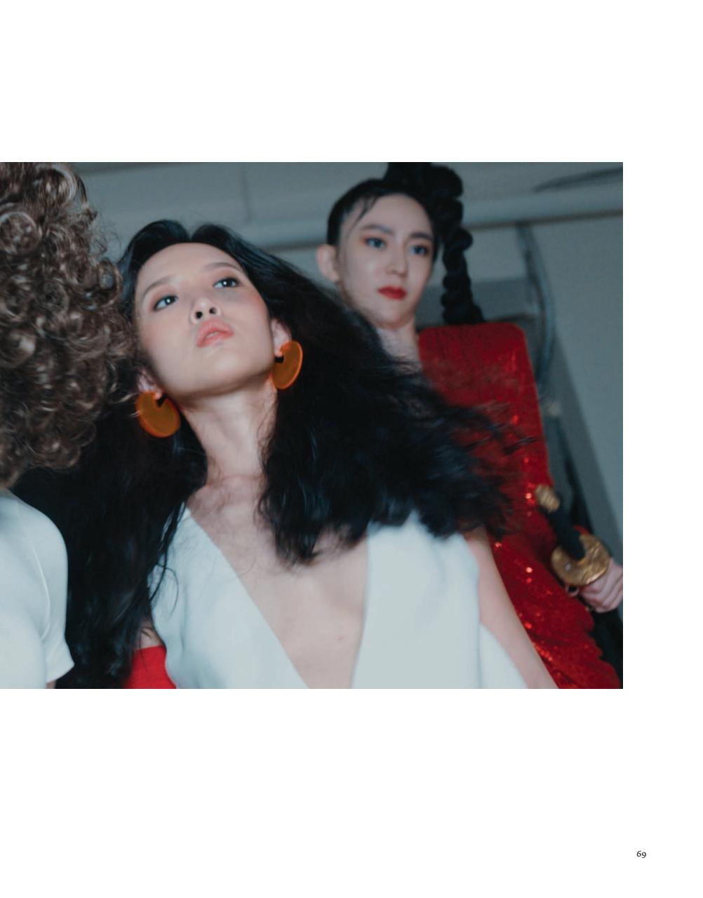 ArtReview Preview Pages