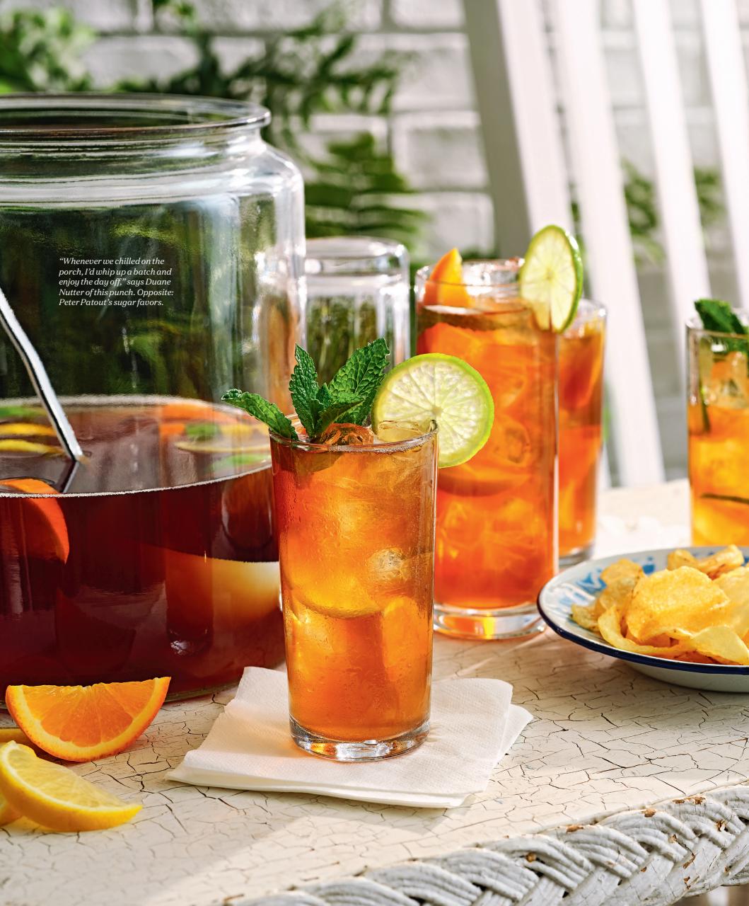 Garden and Gun Magazine Preview Pages