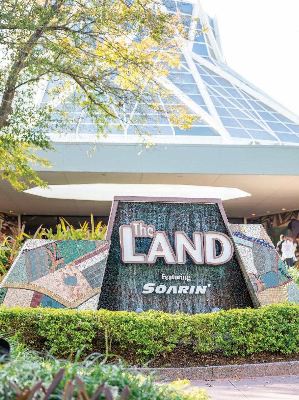 WDW Magazine Preview Pages