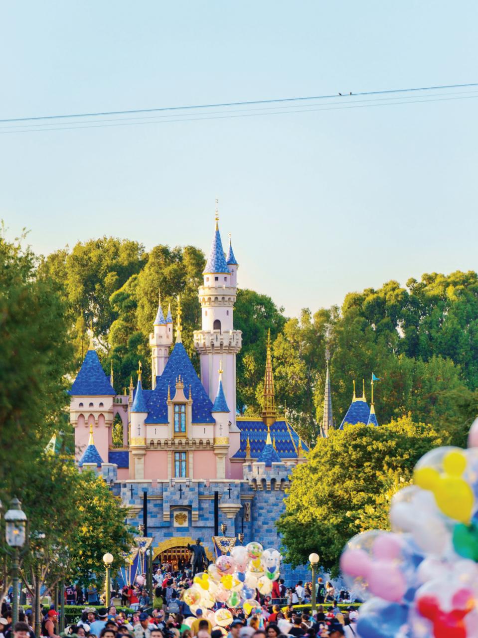 WDW Magazine Preview Pages