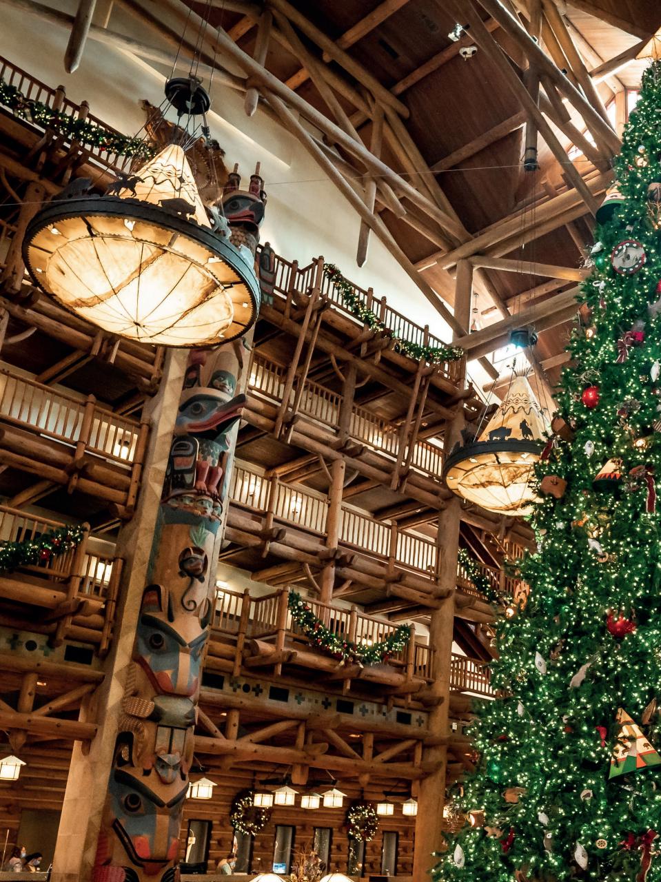 WDW Magazine Preview Pages