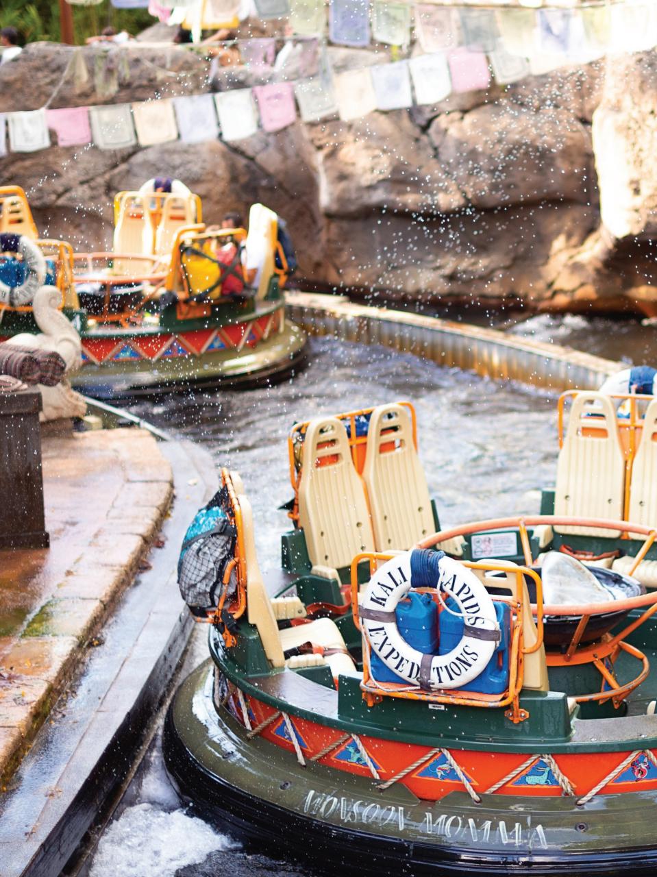 WDW Magazine Preview Pages