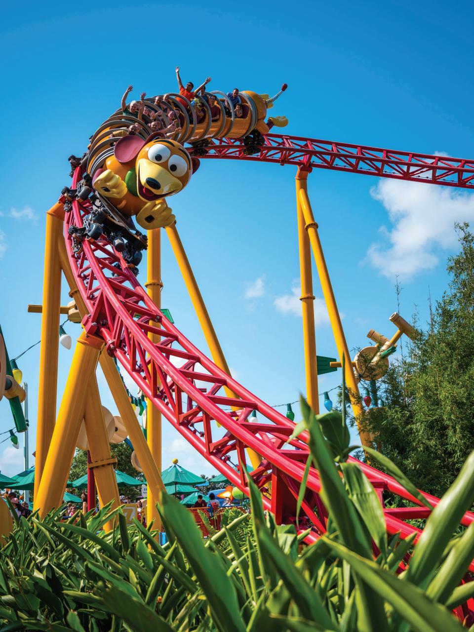 WDW Magazine Preview Pages