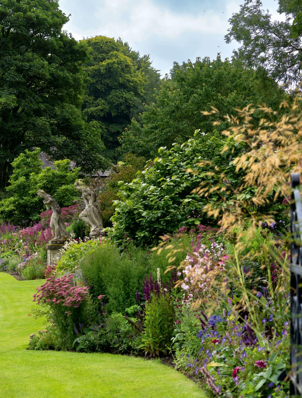 Country Life Preview Pages