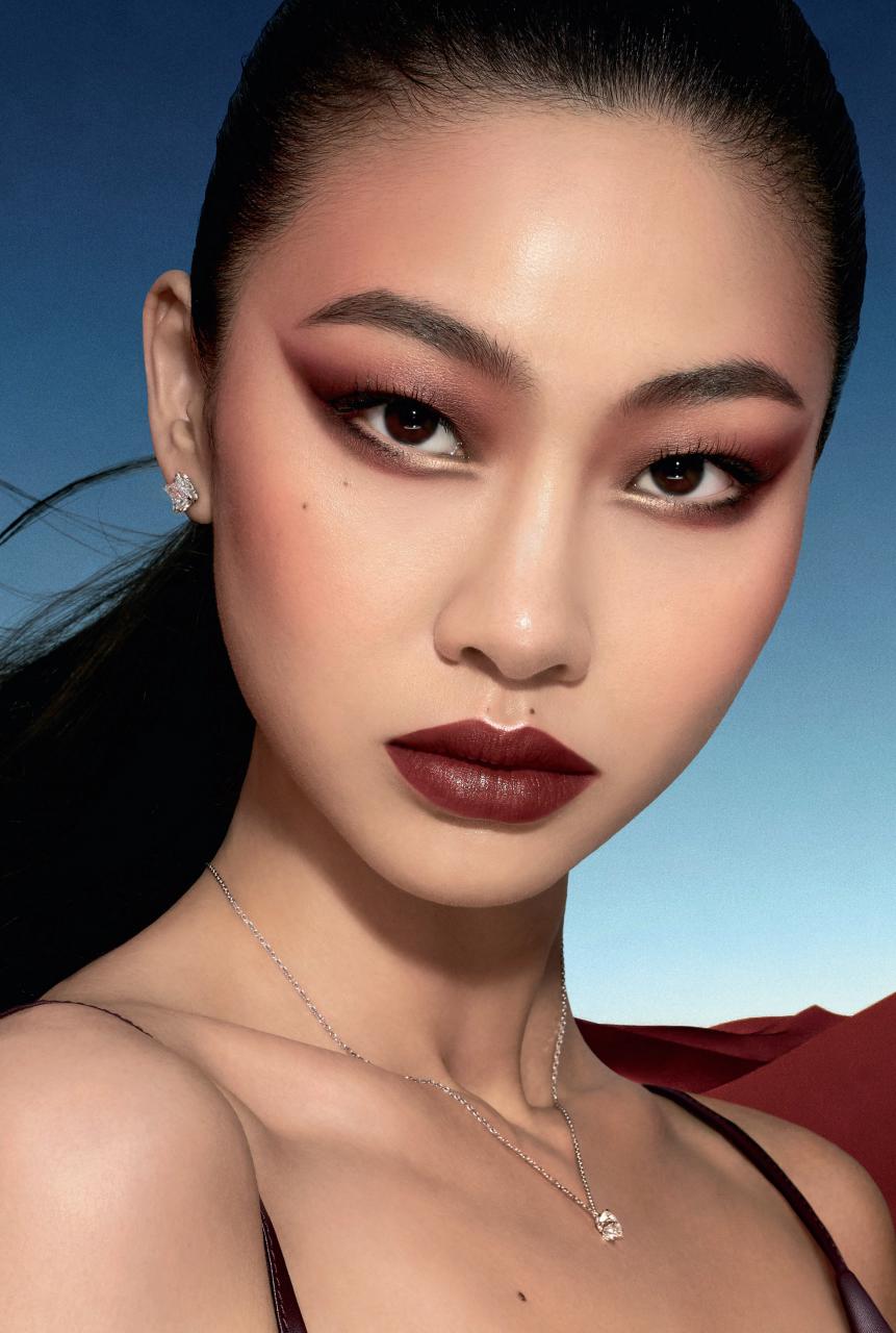 Marie Claire Australia Preview Pages