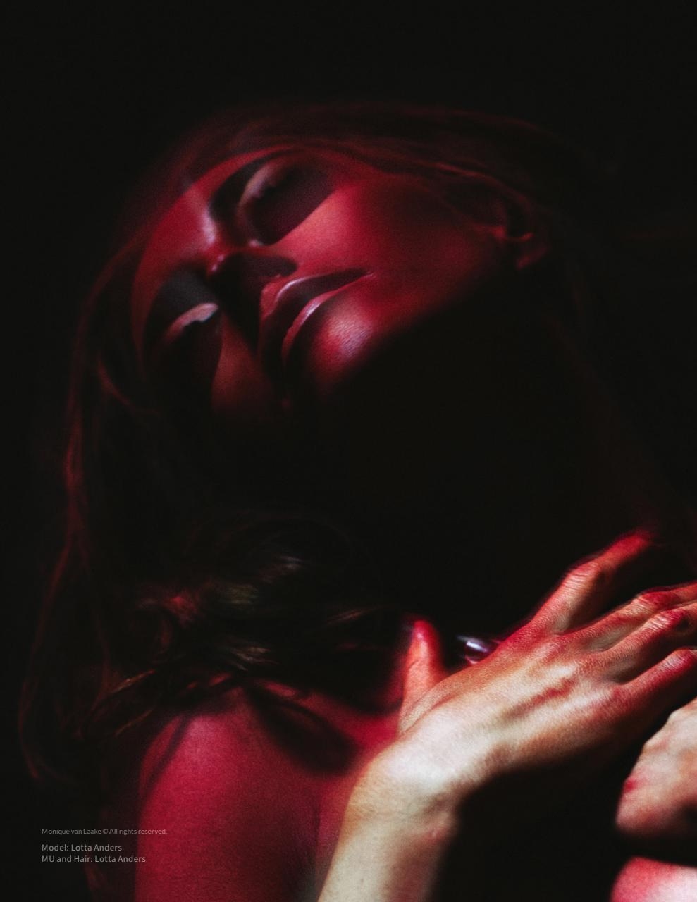 Lens Magazine Preview Pages