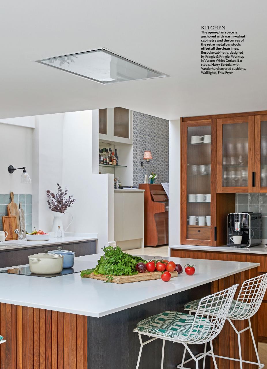 25 Beautiful Homes Preview Pages