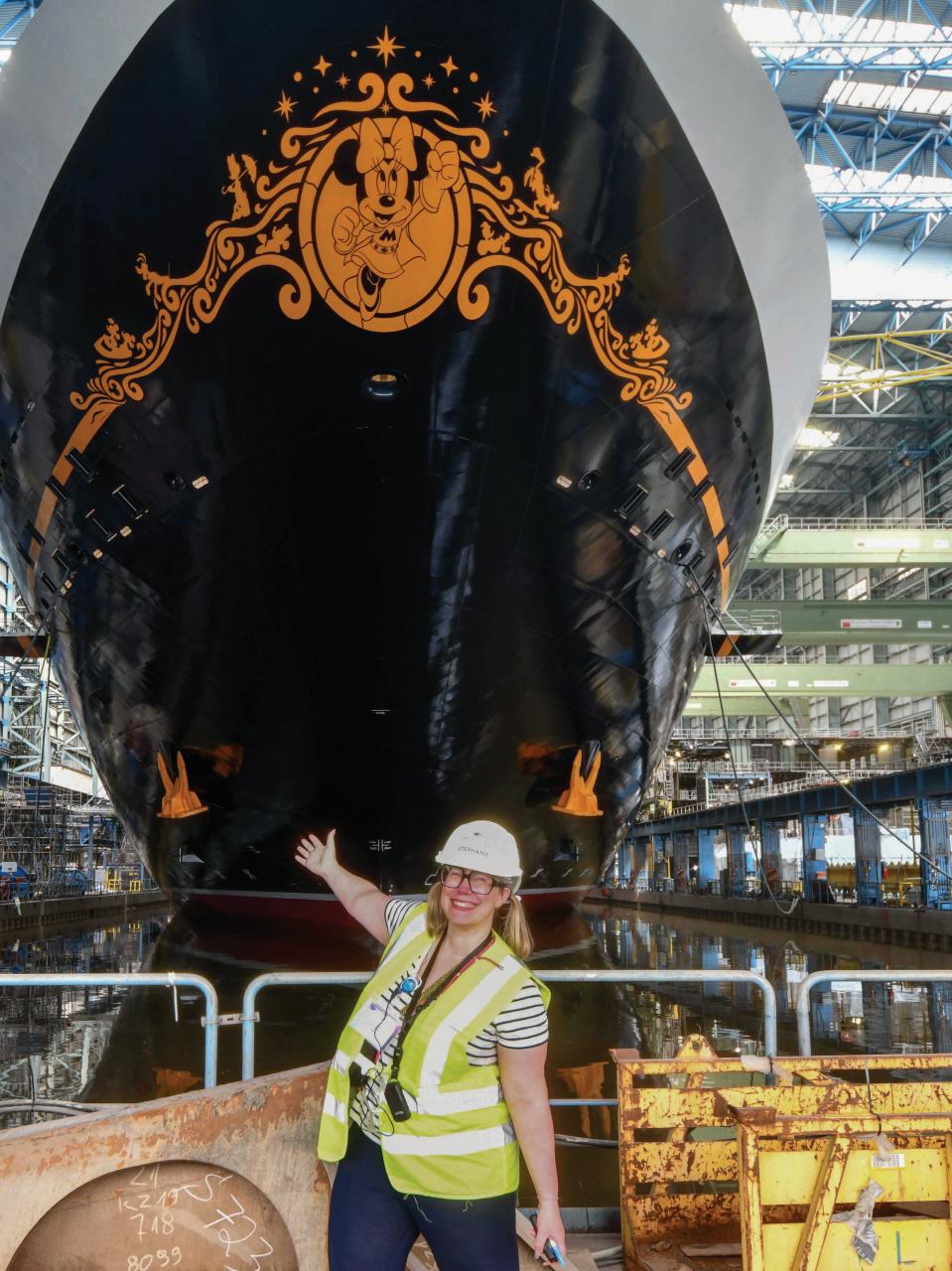 WDW Magazine Preview Pages