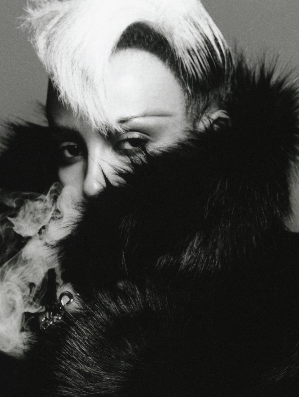 Elle Preview Pages