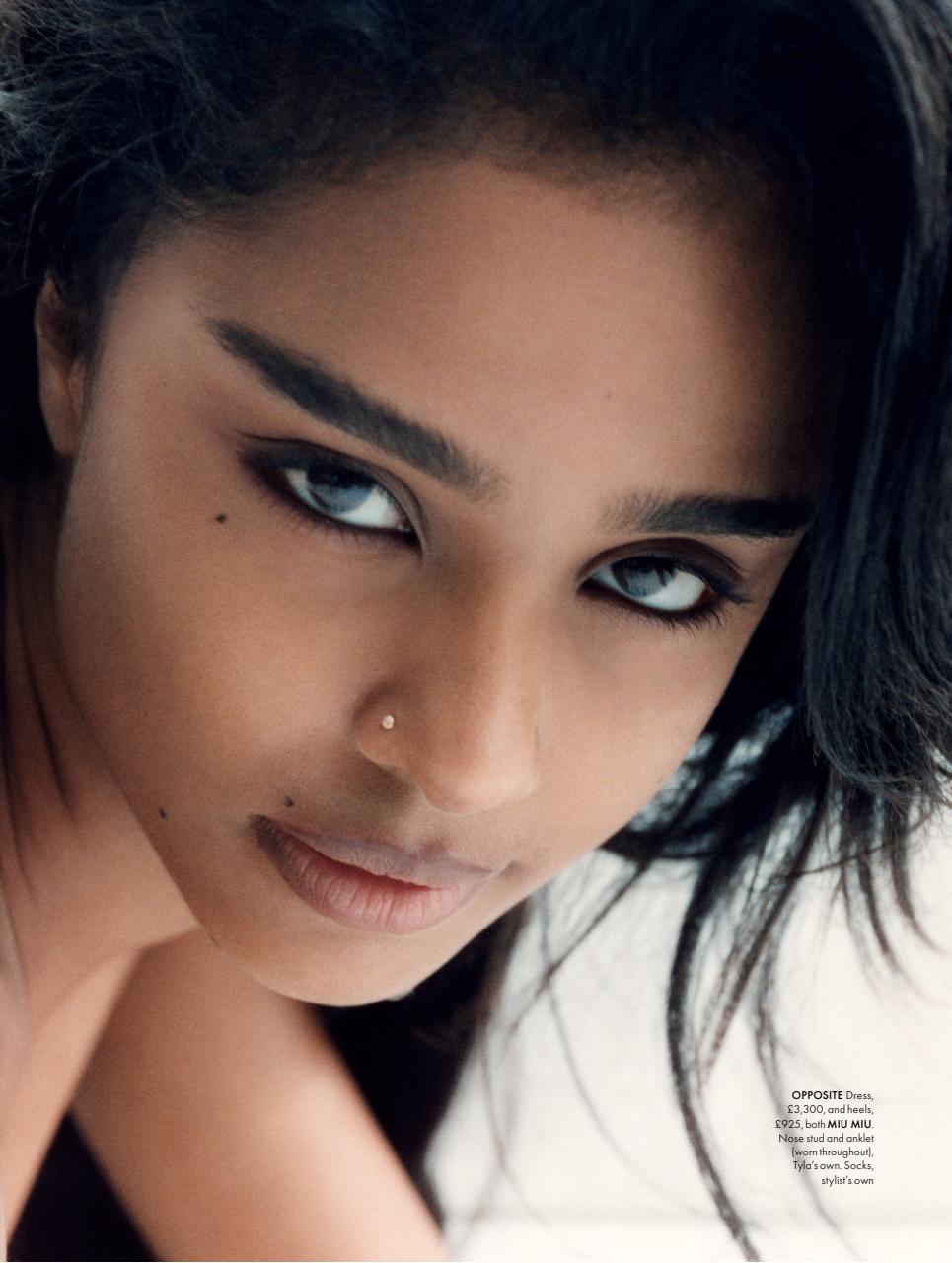 Elle Preview Pages