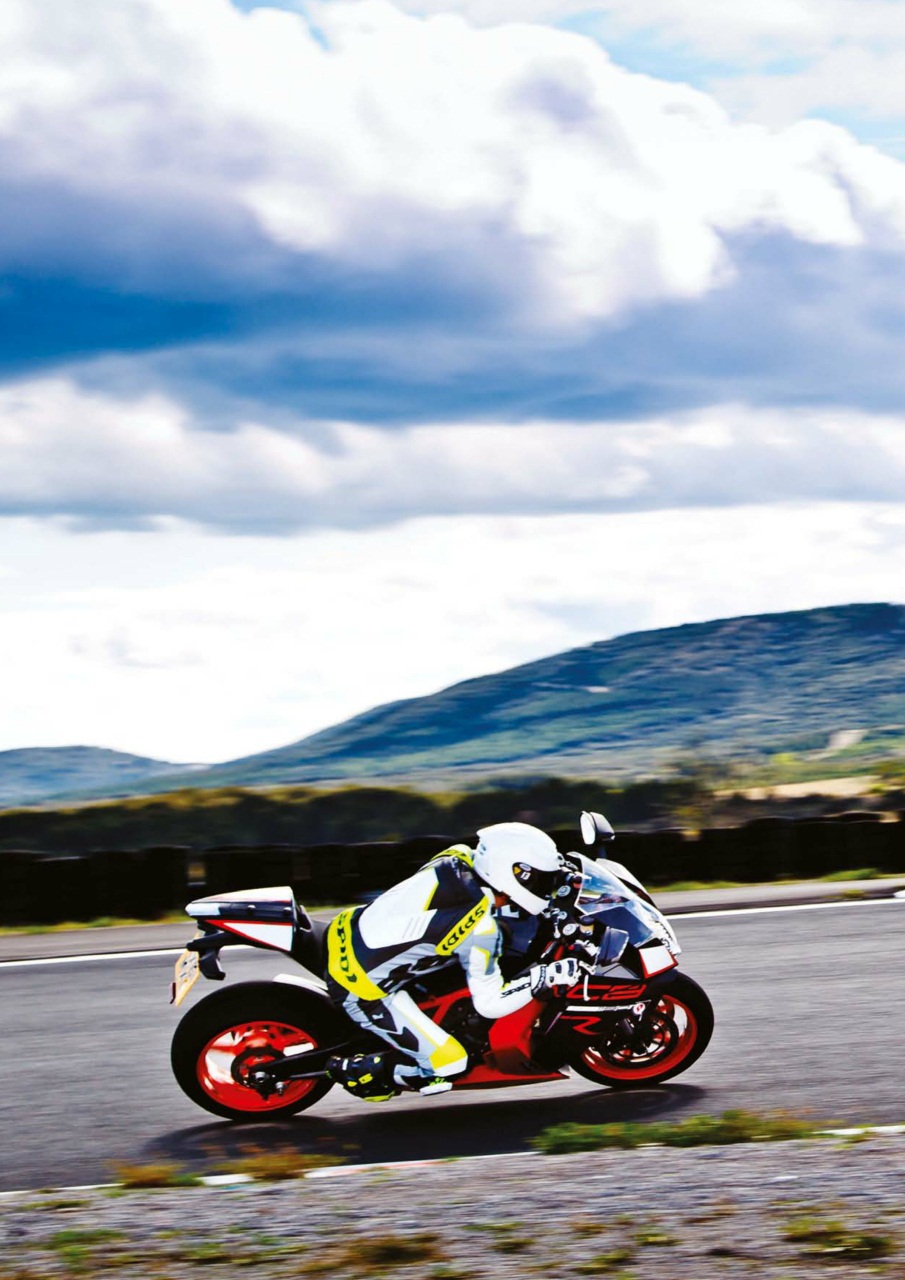 Superbike Magazine Preview Pages