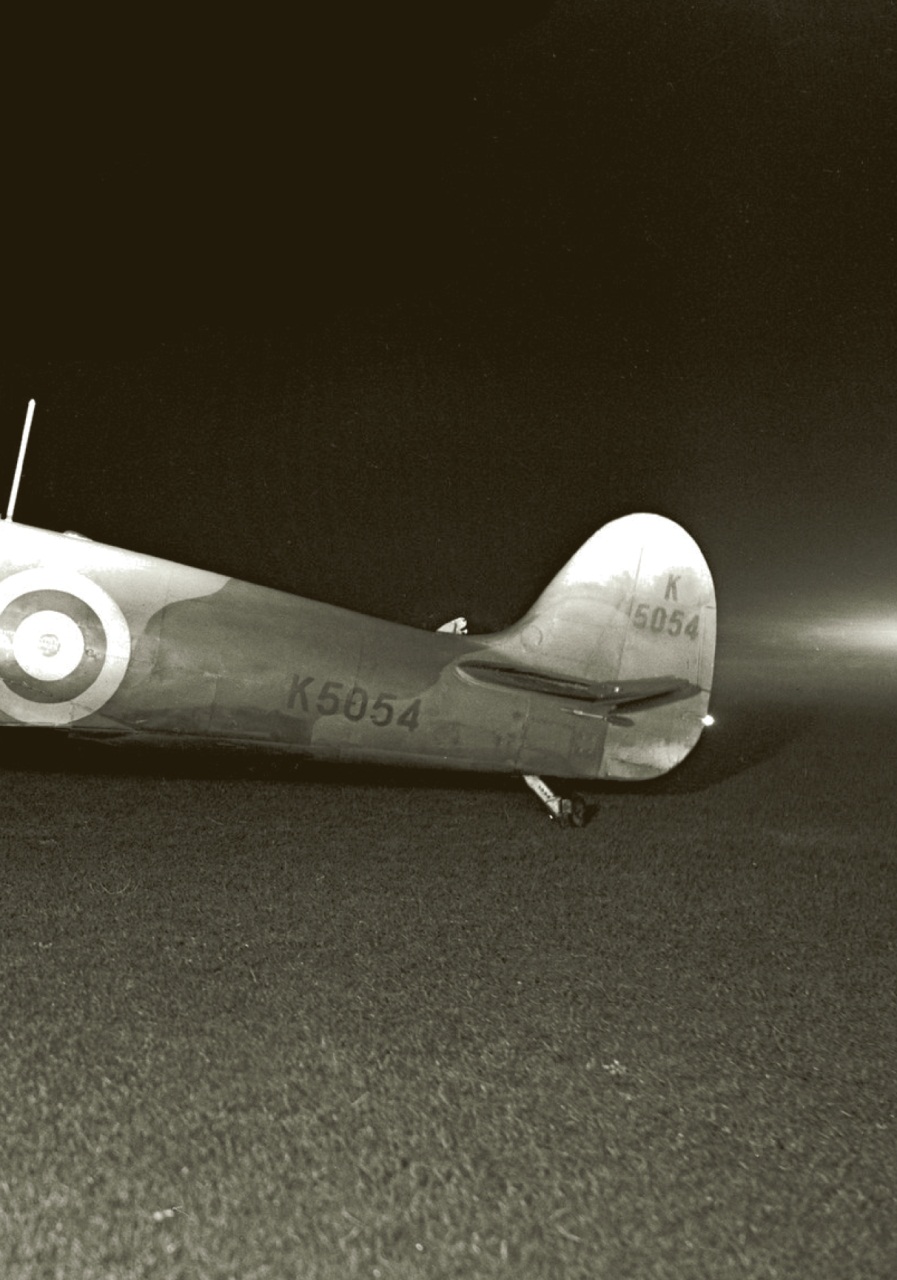 Aeroplane Weekly - The War in the Air 75 years ago Preview Pages